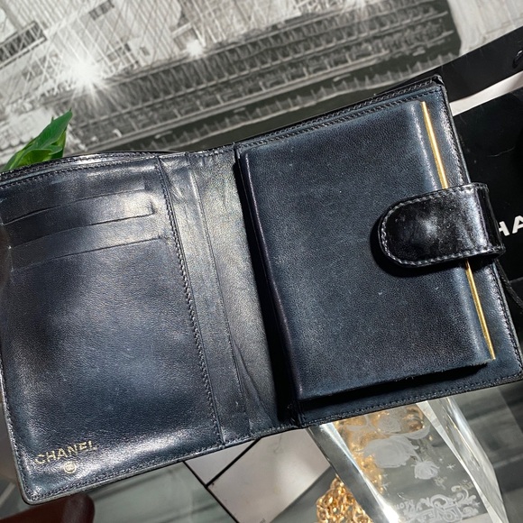 Authentic Chanel CC Patent Leather Wallet - Picture 7 of 16